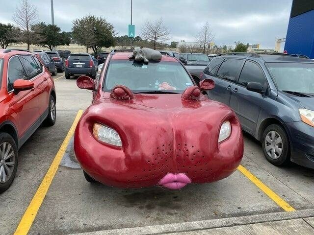 "Видел сегодня этот автомобиль возле магазина IKEA в Хьюстоне"