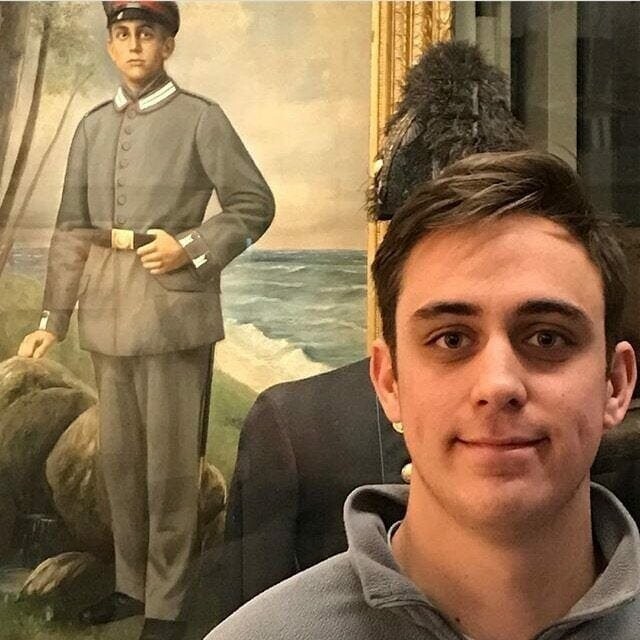 18. «Сегодня мой приятель нашёл своего двойника в музее Первой мировой войны»
