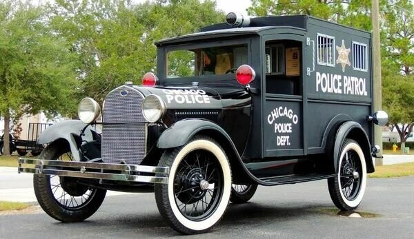 Автозак полиции Чикаго из-1930х