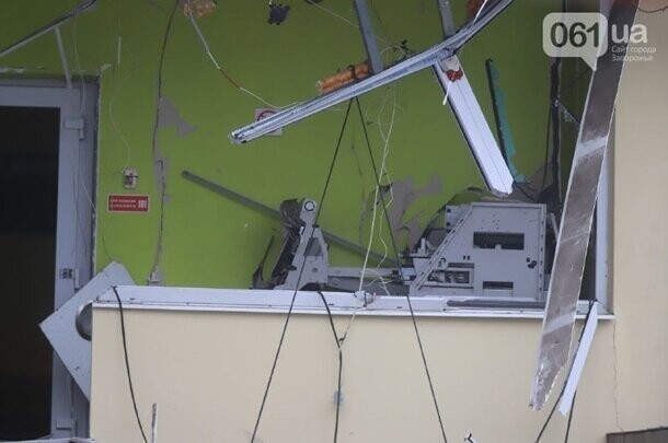 Взрыв банкомата надувными шариками в Запорожье