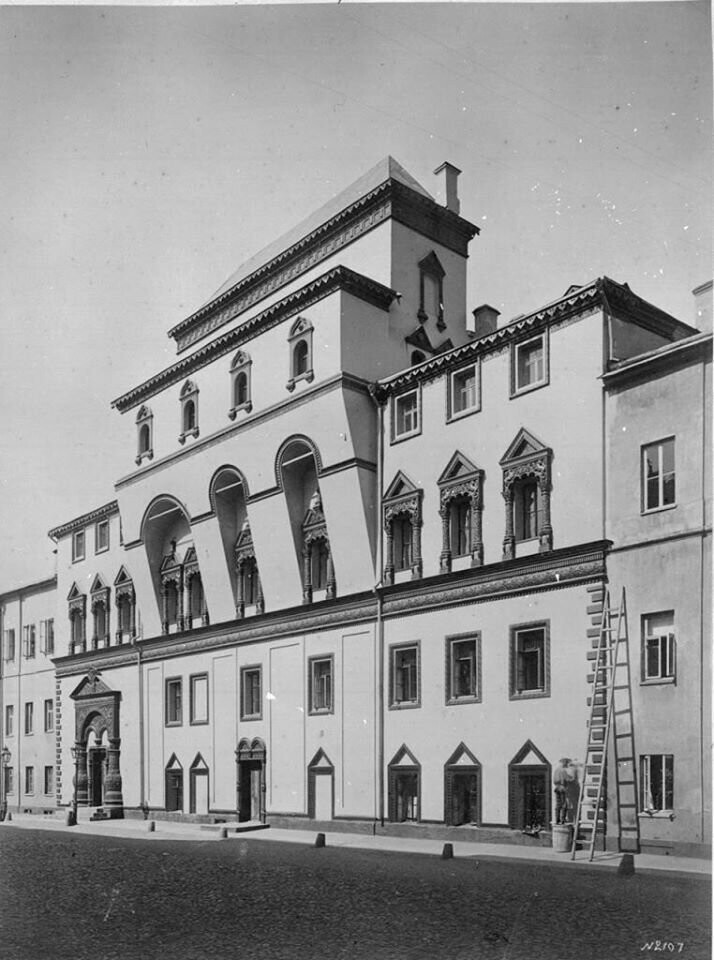Потешный дворец со стороны Дворцовой улицы. На тот момент - дом и канцелярия коменданта. 