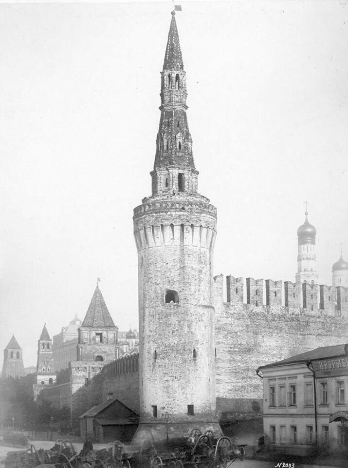 Беклемишевская (Москворецкая) и 3 Безымянная (Петровская, Угрешская) башни