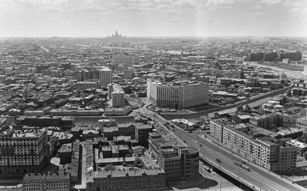 Вид с высотного дома. Автор Грановский Наум, 1960-e