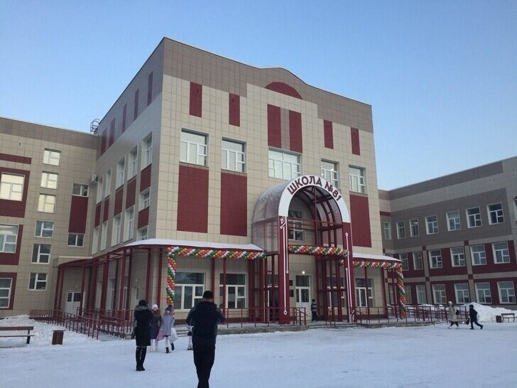 В Новокузнецке Кемеровской области открыли новую школу