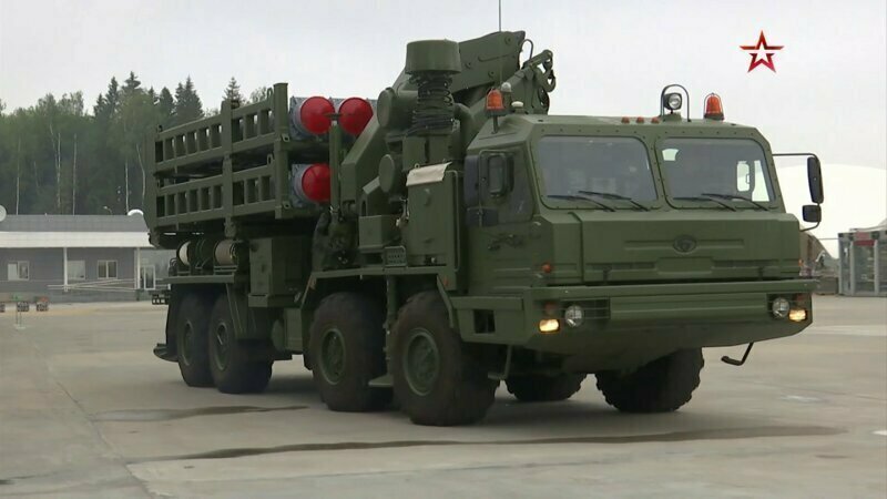 26 февраля новейший зенитный ракетный комплекс С-350 «Витязь» принят в состав ВКС