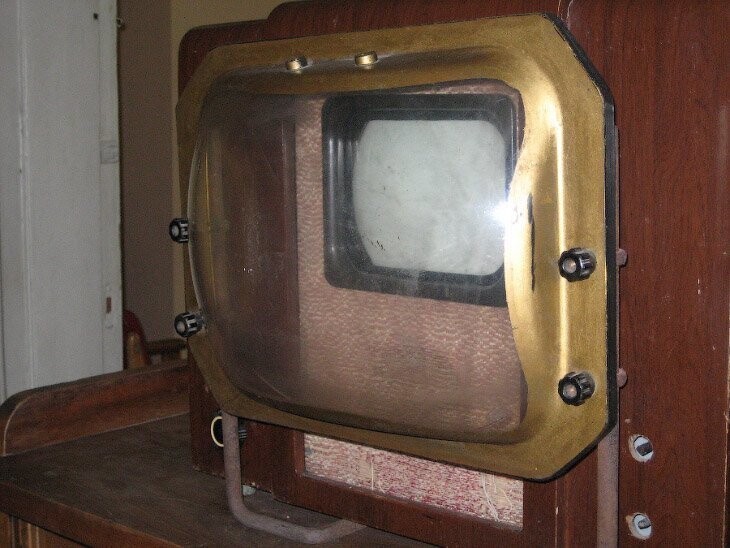 КВН-49 — черно-белый телевизор, выпускавшийся в различных модификациях с 1949 до 1960 года. Первый массовый телевизор в СССР:
