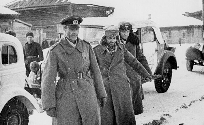 5. Назовите немецкого военачальника, капитулировавшего под Сталинградом, и давашего показания на Нюрнбергском процессе.