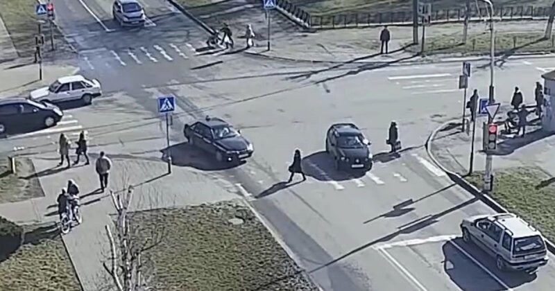 В Беларуси учебный автомобиль сбил женщину на пешеходном переходе