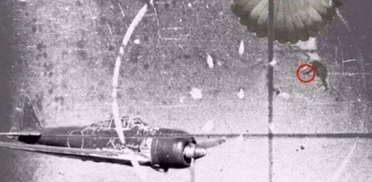 Оуэн Баггетт стал легендой, прославившись, как единственный человек, подбивший японский истребитель из пистолета M1911