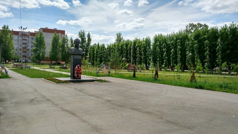 Памятник  Г.С. Шпагину