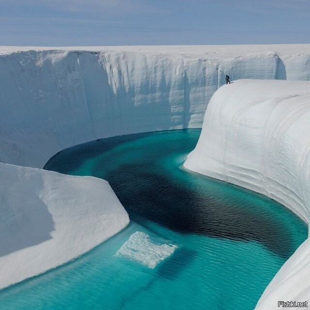 Гугля пишет что это каньон в Гренландии