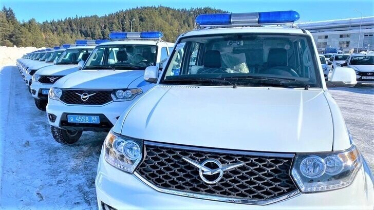 Югорские полицейские получили 100 новых машин российского производства