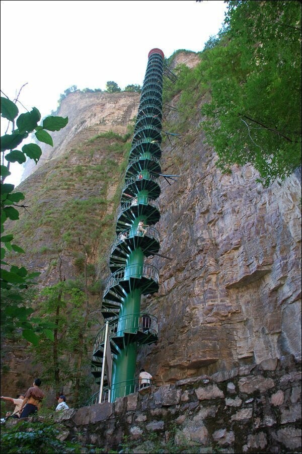 Горная спираль в Тайхане, Китай