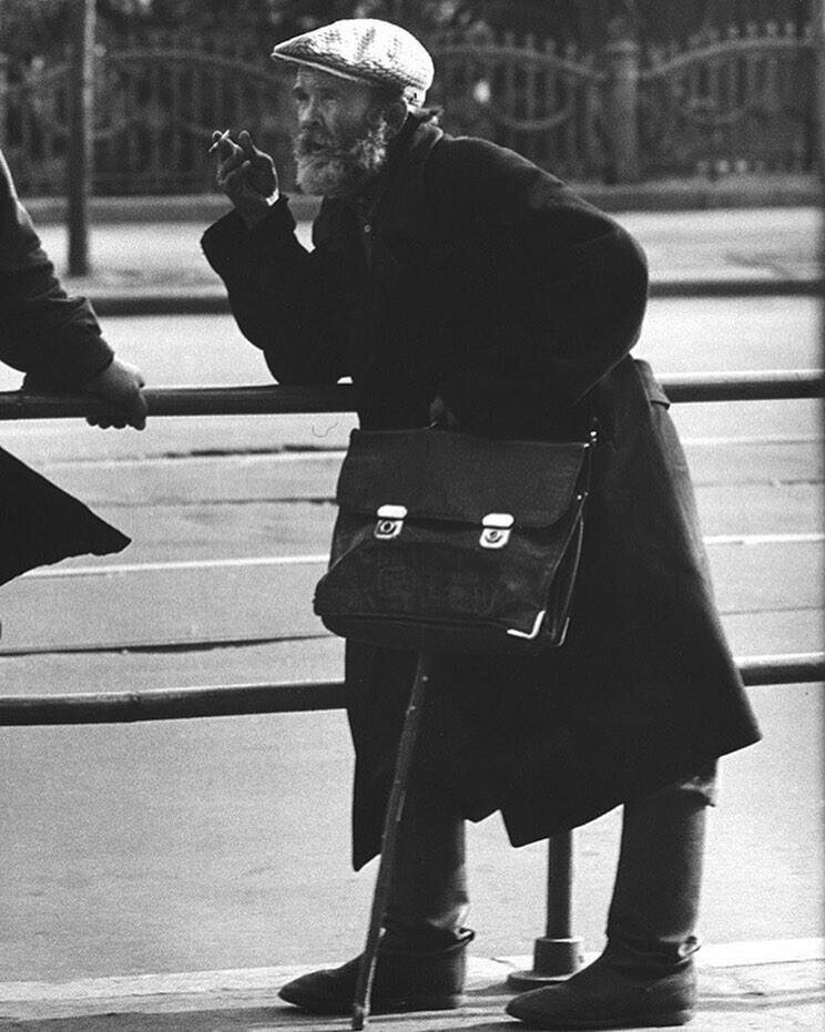 Старик с портфелем, 1963 год, г. Москва