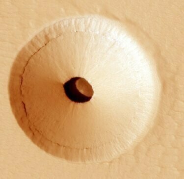 На Марсе обнаружена загадочная пещера