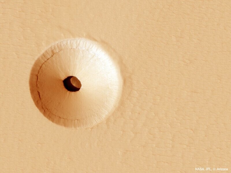 На Марсе обнаружена загадочная пещера