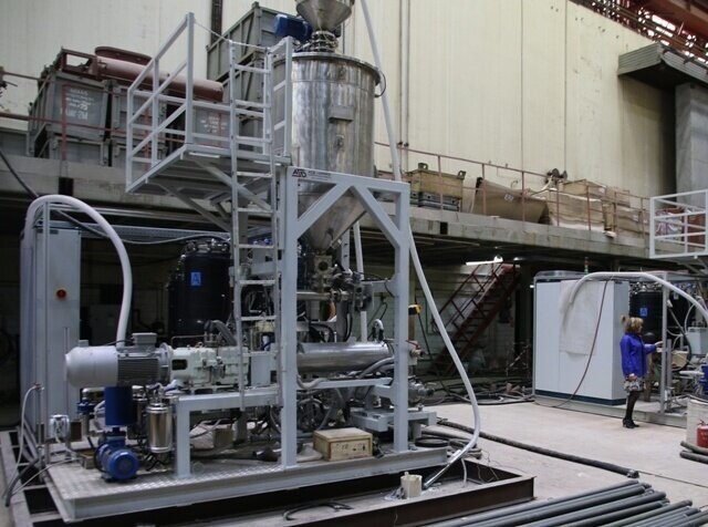 Новое оборудование для производства сферопластика для подводных лодок установили на Севмаше