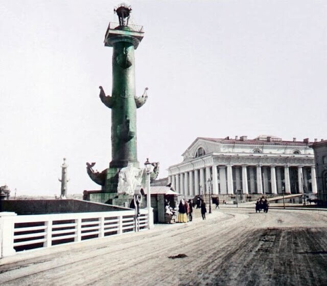 Ростральная колонна, Санкт-Петербург