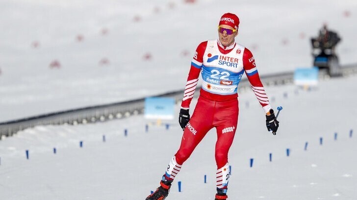 Российский лыжник Большунов выиграл гонку на 50 км на этапе Кубка мира в Норвегии