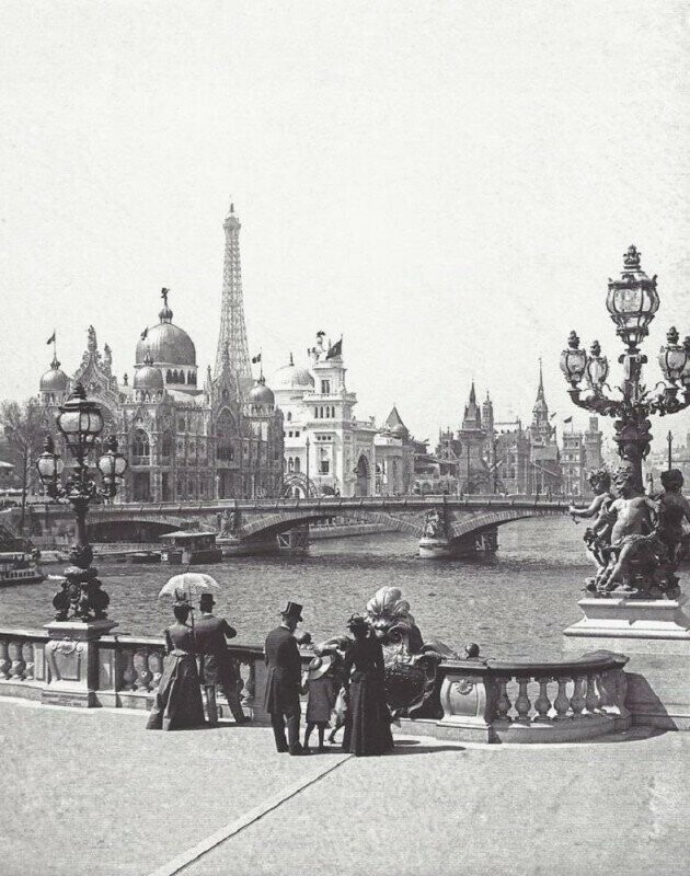 Вид с моста Александра III на международные павильоны. Всемирная выставка в Париже, 1900
