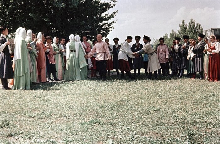 Традиционные танцы в Кабардино-Балкарии.