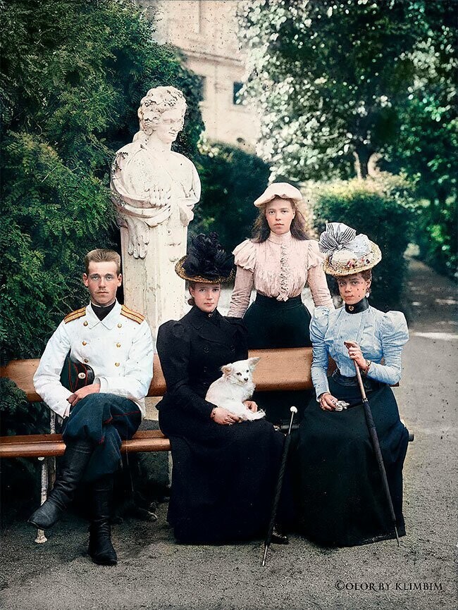 Императрица Мария Федоровна с детьми