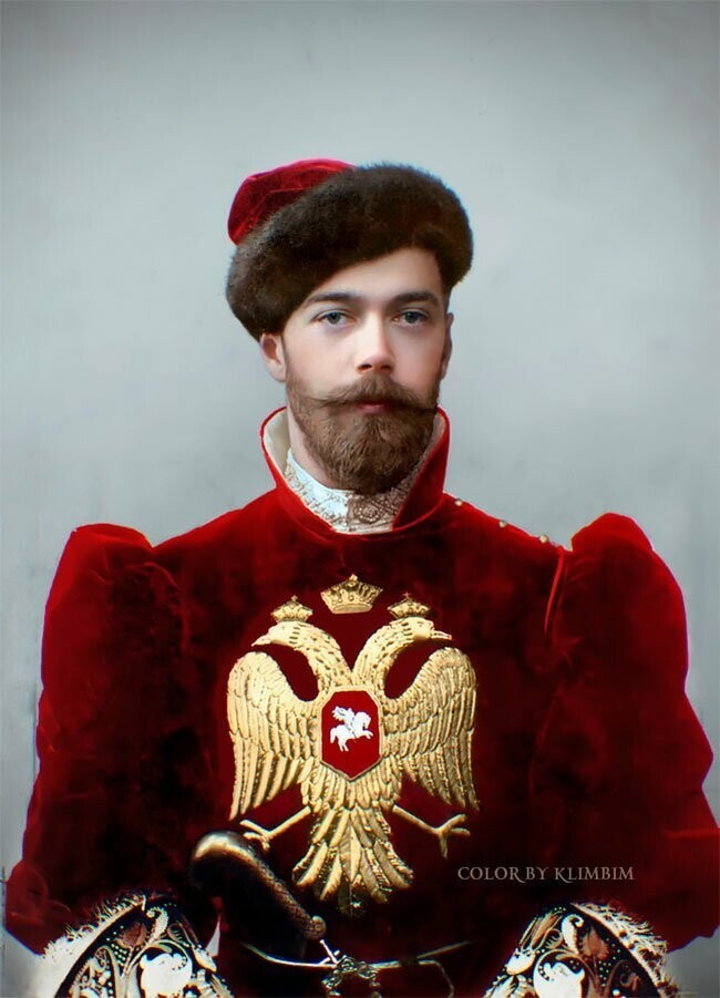 Николай II в традиционном русском костюме