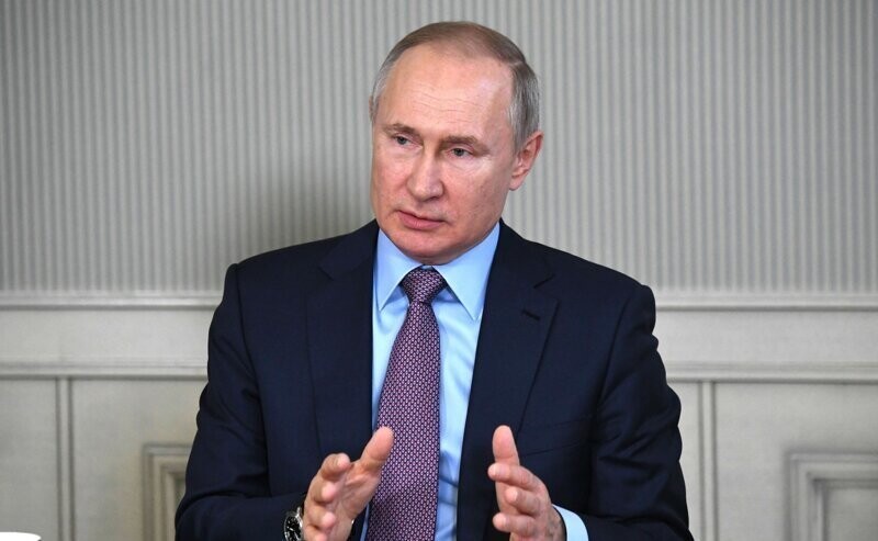 Путин прибыл в Госдуму, чтобы обсудить роспуск парламента и досрочные выборы