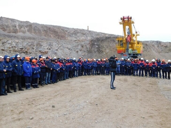 В Казахстан поставлен пятый экскаватор ЭКГ-10 производства ИЗ-КАРТЭКС