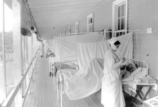 Палаты для больных "испанкой" в госпитале Уолтера Рида в Вашингтоне. Декабрь 1918