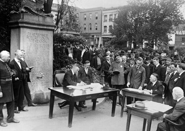 1918 год. Суды в Сан-Франциско работают на открытом воздухе для предотвращения опасности заражения