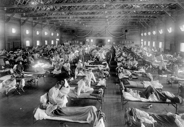 Наплыв больных в госпитале Форт Райли, Канзас, 1918
