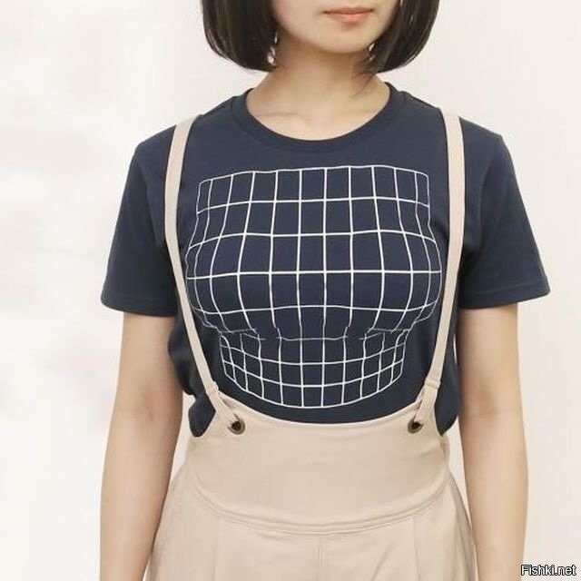 Японцы придумали футболку с оптической иллюзией, увеличивающей женскую грудь
