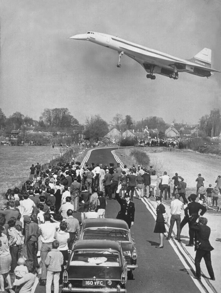 10 апреля 1969 года. Великобритания, авиабаза Фэрфорд. "Конкорд", летные испытания.
