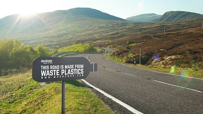 Шотландцы строят дороги из пластиковых бутылок