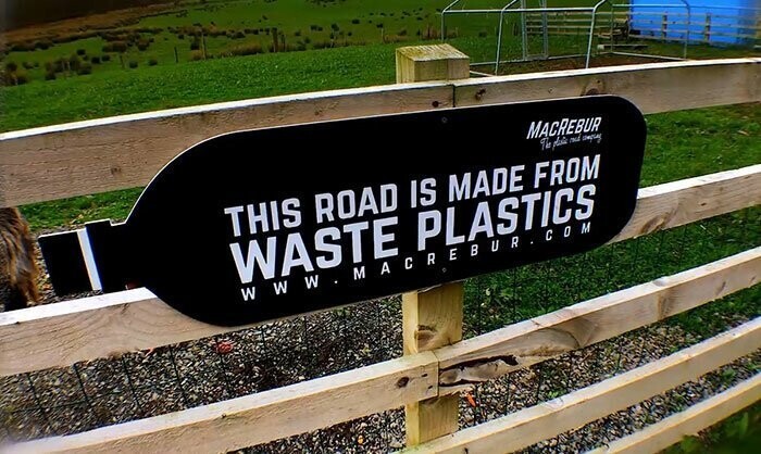 Шотландцы строят дороги из пластиковых бутылок