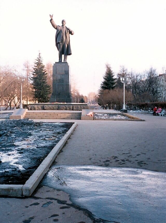 Памятник Ленину в Иркутске