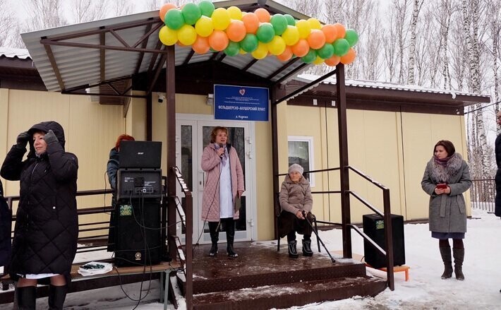 Жители деревни Издревой Новосибирского района получили новый ФАП