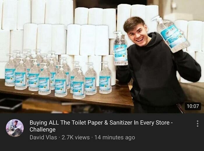 Недалекий блогер, который устроил челлендж "Скупаем всю туалетную бумагу и антисептики в ближайших магазинах"