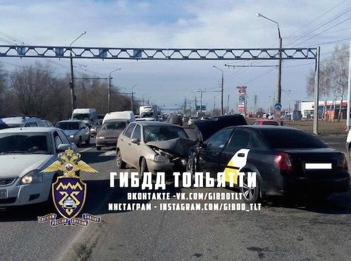 Авария дня. ДТП с тремя автомобилями в Тольятти