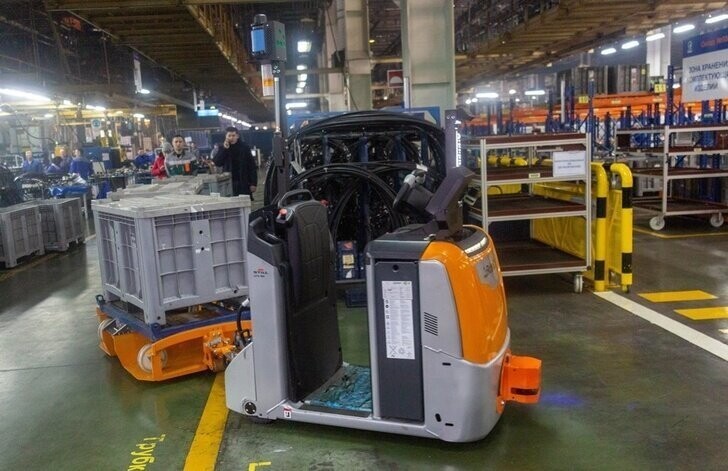 «КамАЗ» начал использовать беспилотные тягачи на своем производстве