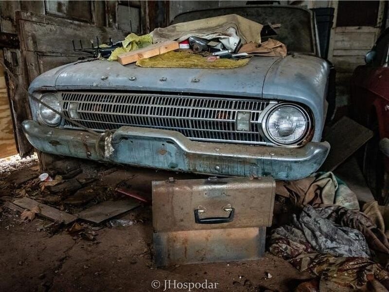 В Пенсильвании обнаружено 50 классических автомобилей, стоявших в старом ангаре