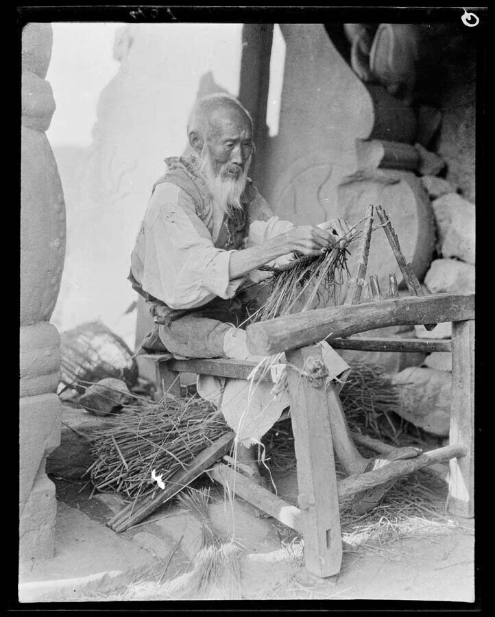 Изготовление сандалий, Саньюань Чжэнь, 1917-1919