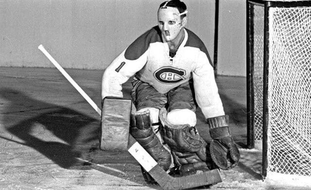 Вратарь НХЛ, который первым надел защитную маску