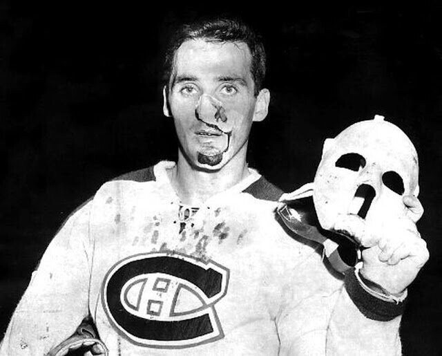 Вратарь НХЛ, который первым надел защитную маску