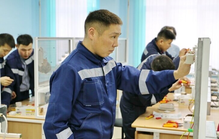 В Якутии открыли новое здание филиала Мирнинского регионально-технического колледжа