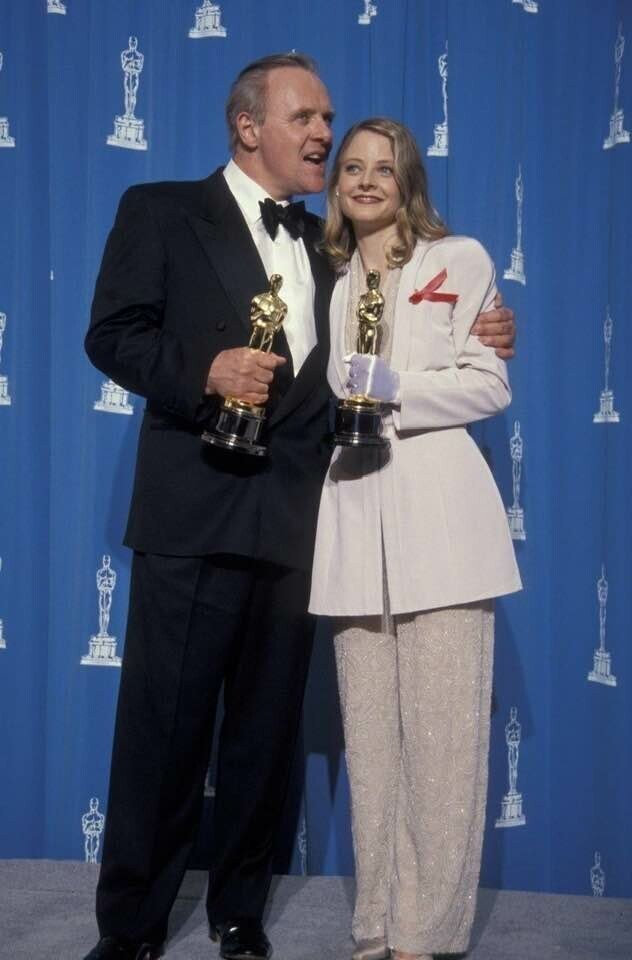 Энтони Хопкинс и Джоди Фостер на церемонии вручения премии Оскар, за фильм “Молчание ягнят”, 1992