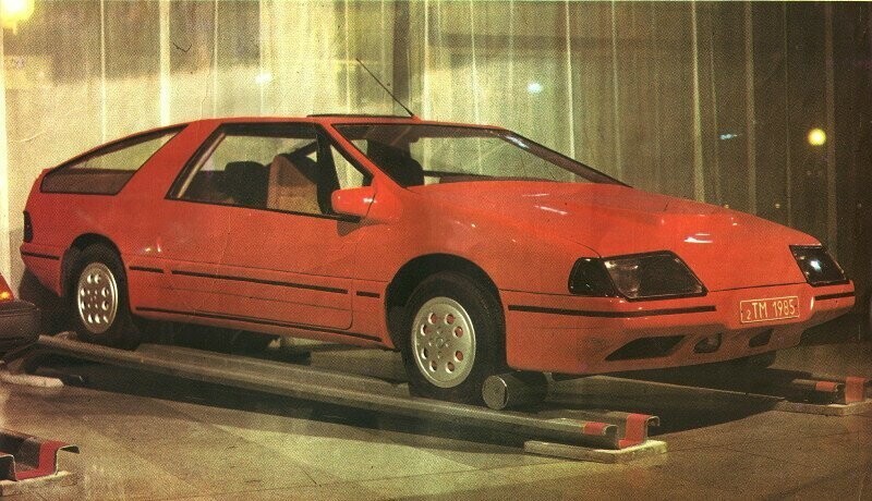 Советский самодельный автомобиль «Лаура» на выставке «100 лет автомобиля» в Праге. 1986
