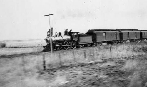 9. Когда поезда впервые были введены в эксплуатацию в США, многие люди думали, что женское тело не способно выдержать скорость и матка может вылететь.
