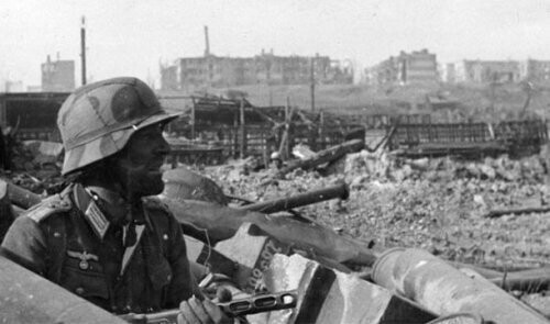 20. Во время Сталинградской битвы железнодорожная станция переходила из рук в руки 14 раз в течение одного дня.